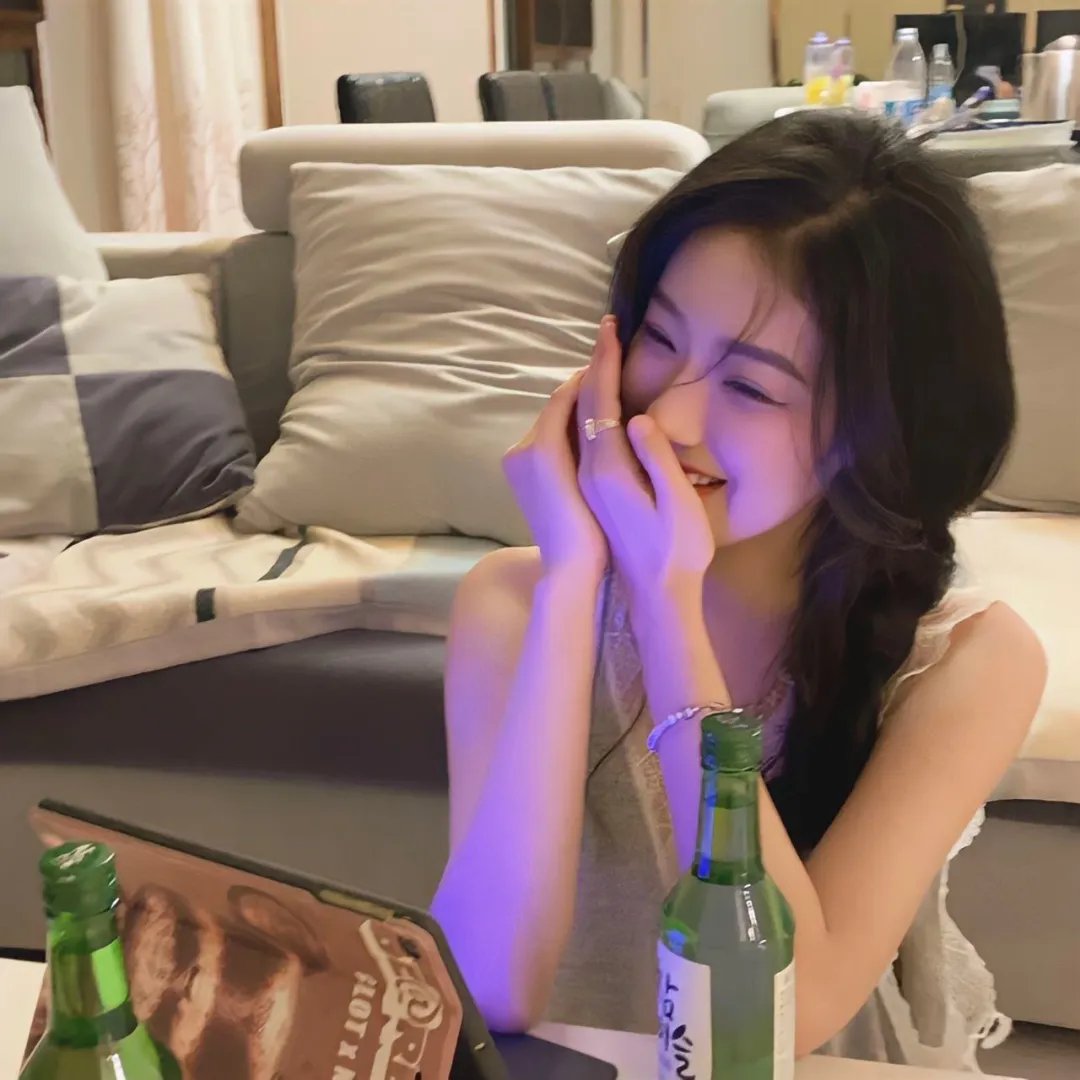 鸡蛋头与蛋糕妹